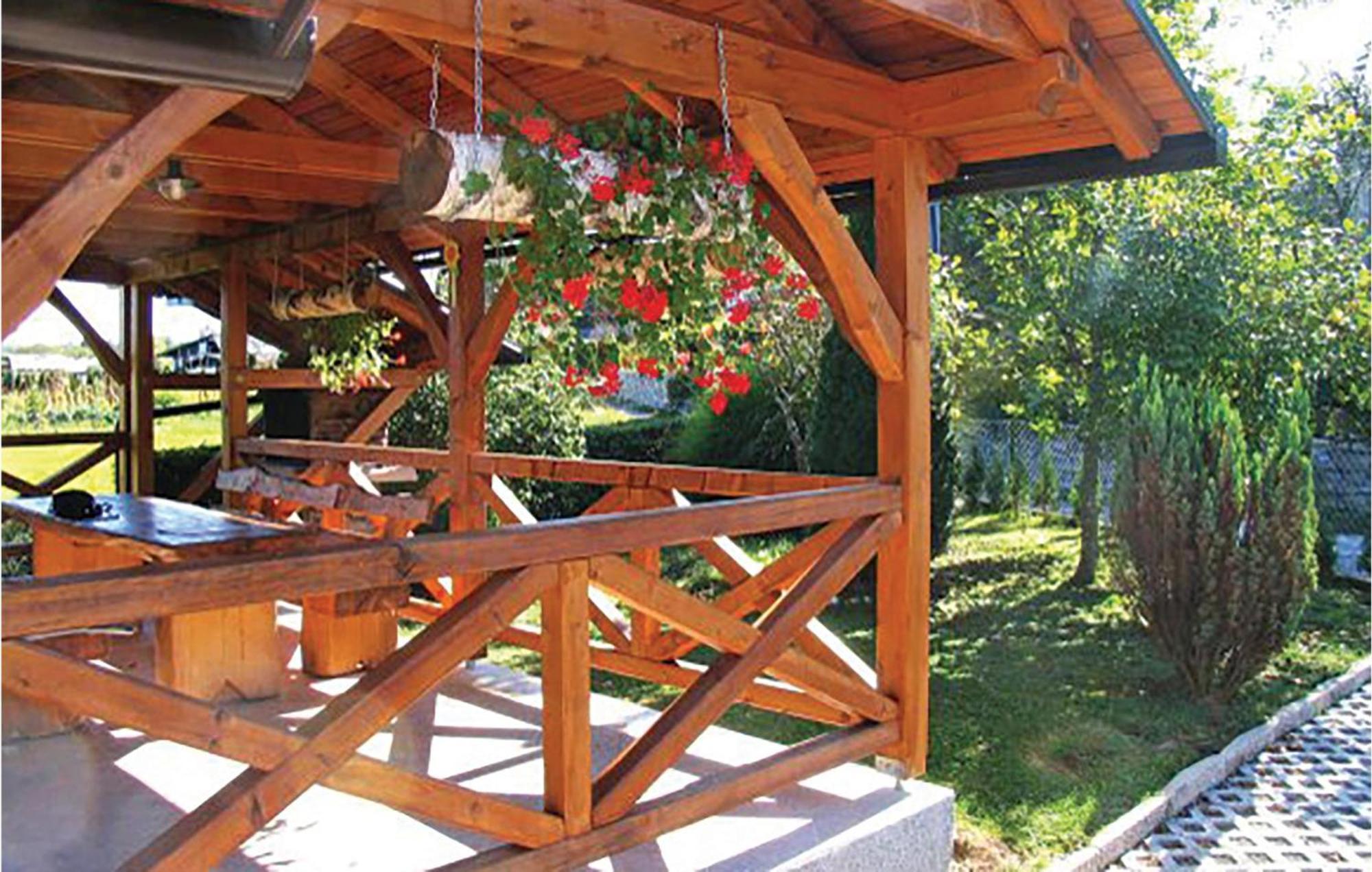 2 Bedroom Cozy Home In Bosiljevo Εξωτερικό φωτογραφία