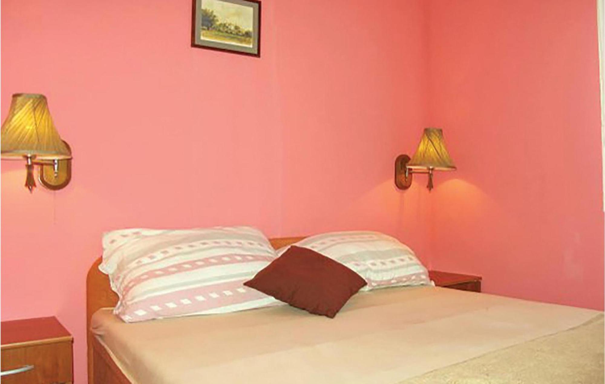 2 Bedroom Cozy Home In Bosiljevo Εξωτερικό φωτογραφία